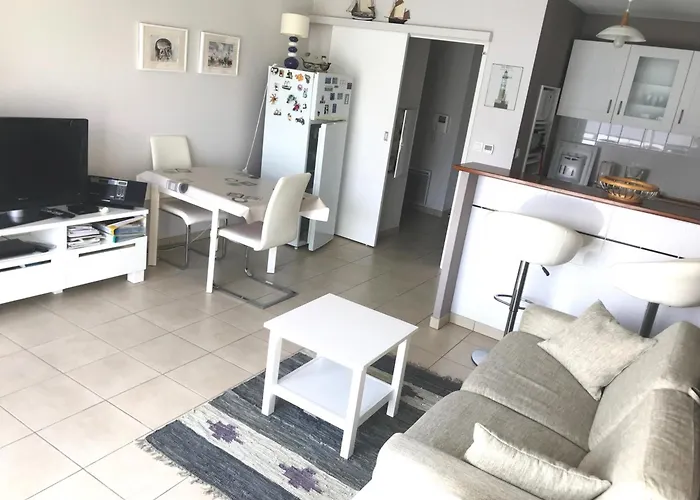 - T2 Confortable, 2-4 Couchages, Animaux Admis, Parking - Fr-1-843-13 Apartamento